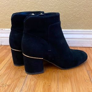 Easy-spirit black suede block heel boots US 8